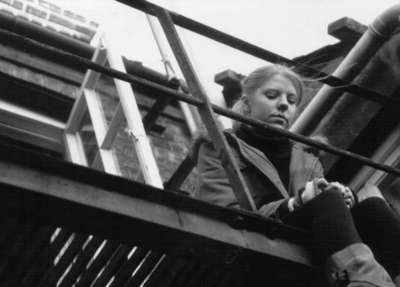 alice, picture 1: new hiding place. click on the image to go to the next picture