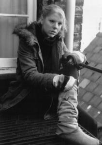 alice, picture 19: disbelief. click on the image to go to the next picture