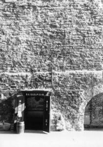 baltics, picture 4: walls. click on the image to go to the next picture