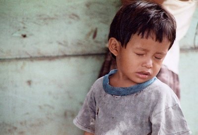 guatemala, picture 15: boy, tat&iacute;n. click on the image to go to the next picture