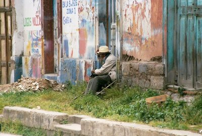 guatemala, picture 24: wanderer, xela. click on the image to go to the next picture