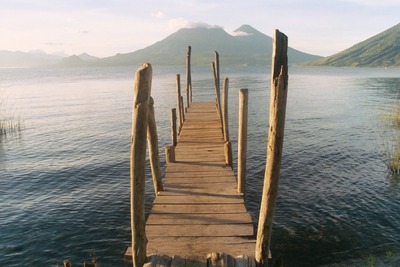 guatemala, picture 5: lago de atitl&aacute;n. click on the image to go to the next picture