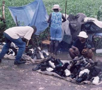 haiti, picture 11: market. click on the image to go to the next picture