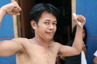 manila, picture 2: please take this photo. click on the image to go to the next picture