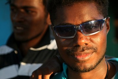 september, picture 13: men, rove. click on the image to go to the next picture