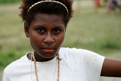 september, picture 28: woman, honiara. click on the image to go to the next picture