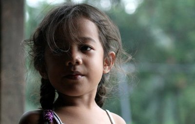 september, picture 32: girl, west kola'a. click on the image to go to the next picture