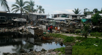 tuvalu, picture 22: suburb. click on the image to go to the next picture
