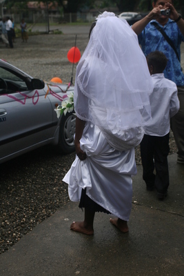 wedding, picture 13: clean train. click on the image to go to the next picture
