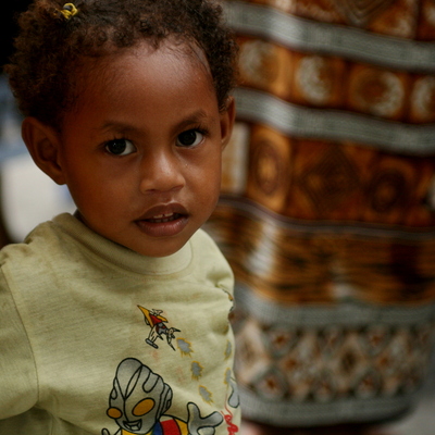 wedding, picture 18: girl. click on the image to go to the next picture