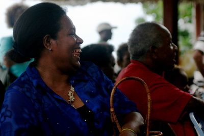 wedding, picture 5: woman. click on the image to go to the next picture