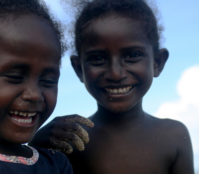 western, picture 29: kids, ghizo. click on the image to go to the next picture