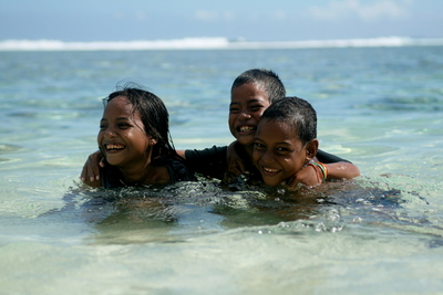 western, picture 30: kids, ghizo. click on the image to go to the next picture